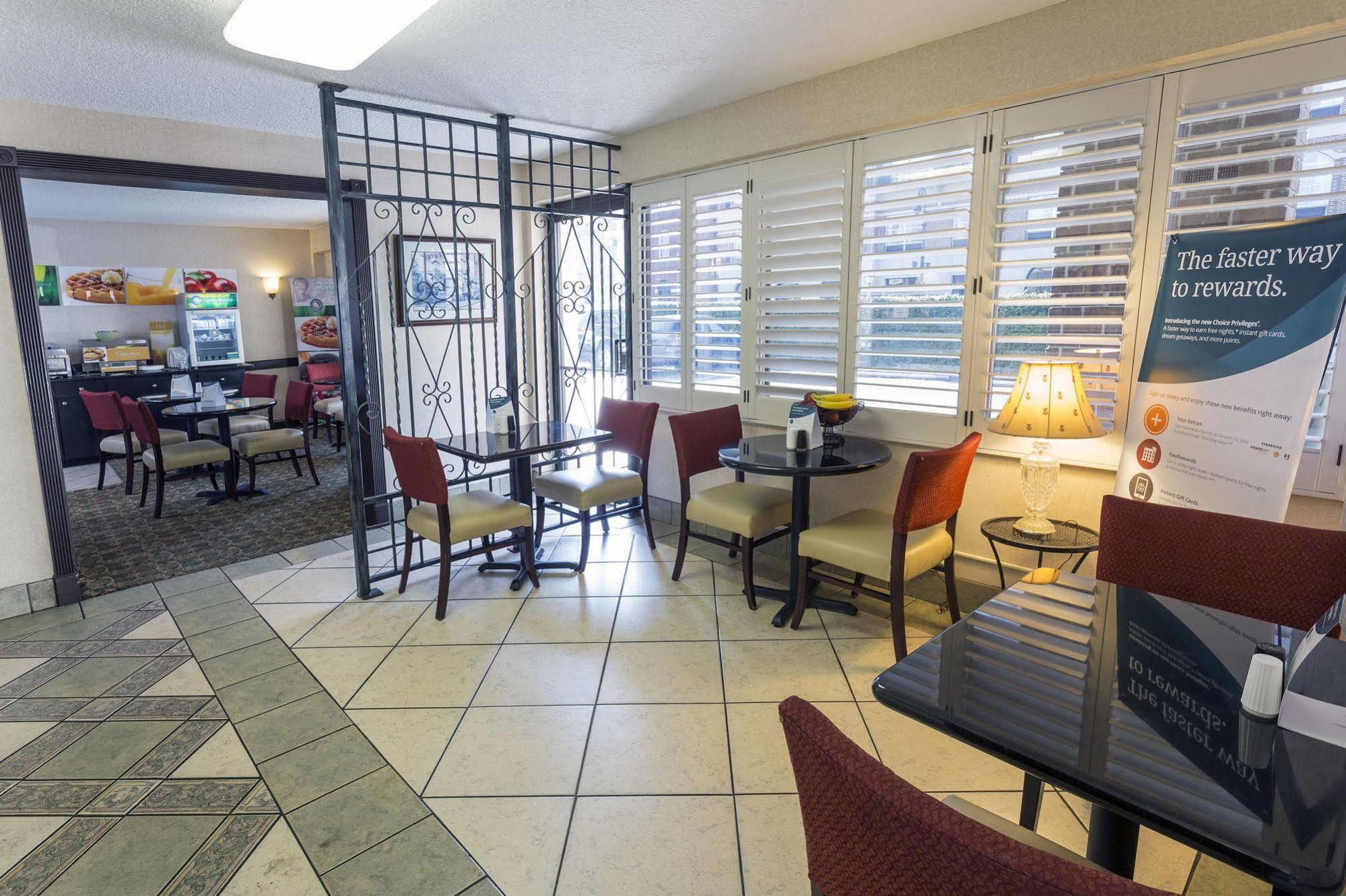 Quality Inn Savannah Historic District Exterior foto